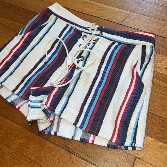 Lost + Wander Azul Stripe Lace High-Waist Shorts, size Small - Picture 5 of 12